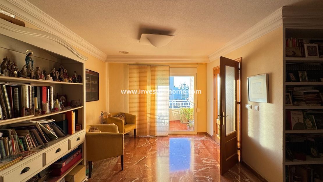 Sale - Apartment - Torrevieja - Centro