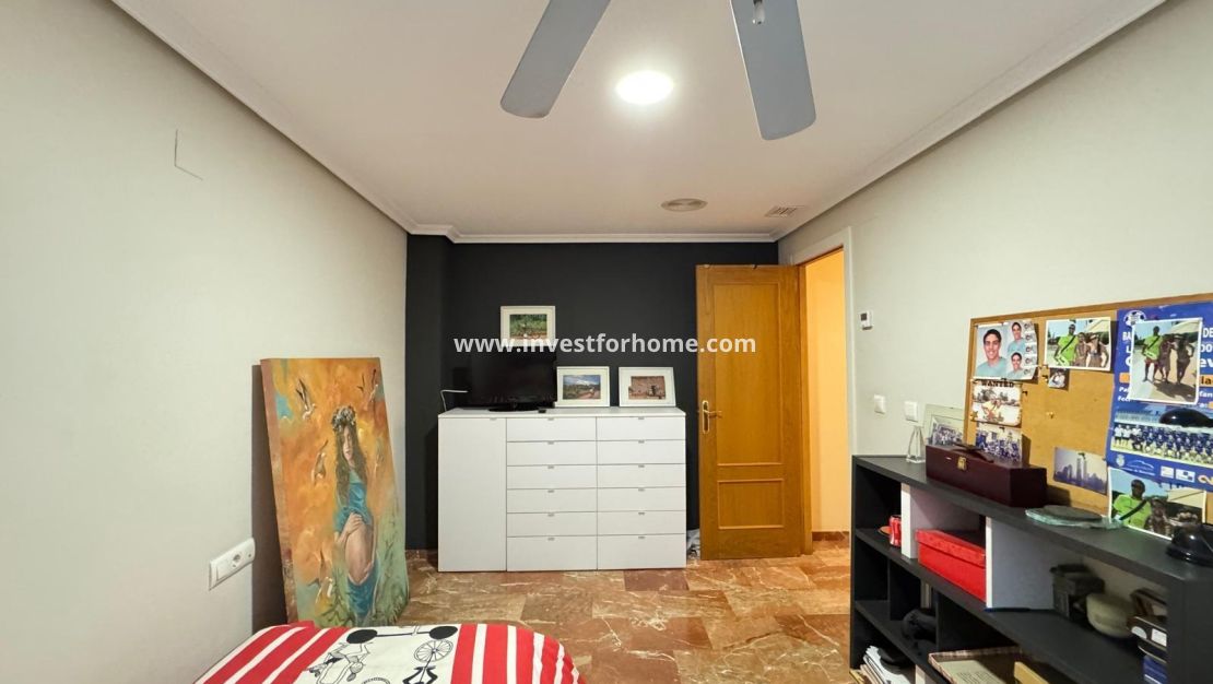 Sale - Apartment - Torrevieja - Centro