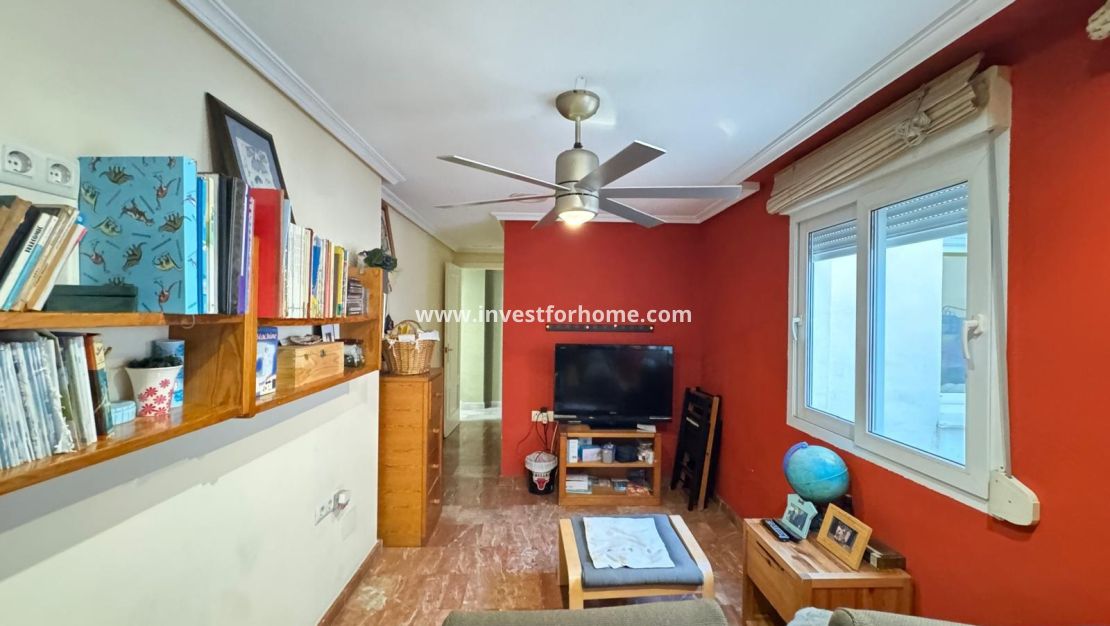 Sale - Apartment - Torrevieja - Centro