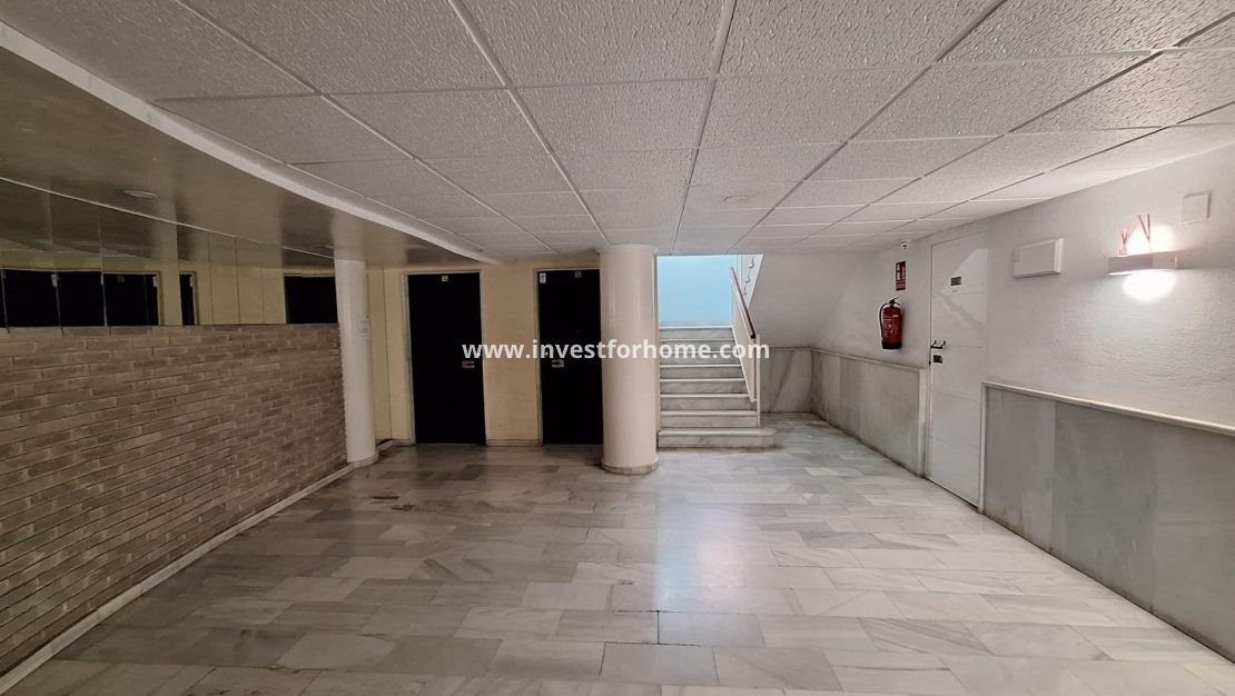Sale - Apartment - Torrevieja - Centro