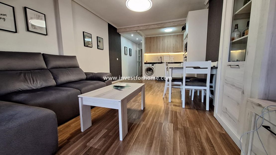 Sale - Apartment - Torrevieja - Centro