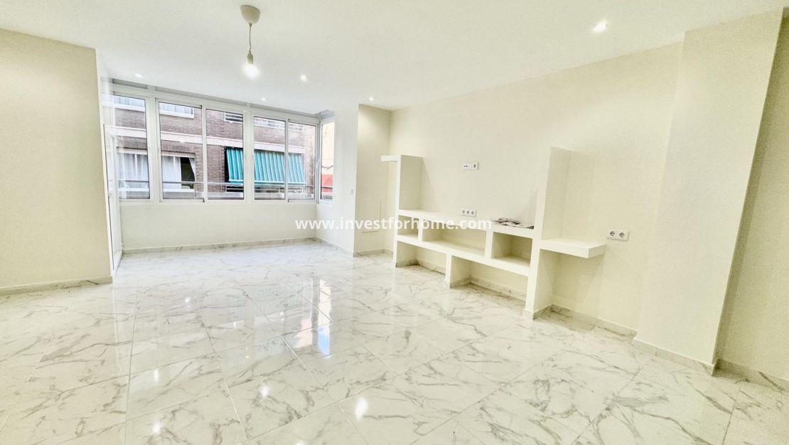 Sale - Apartment - Torrevieja - Centro