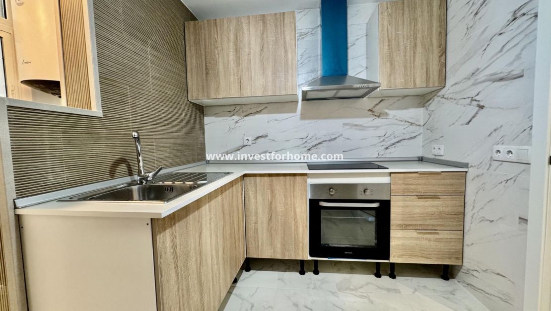 Sale - Apartment - Torrevieja - Centro