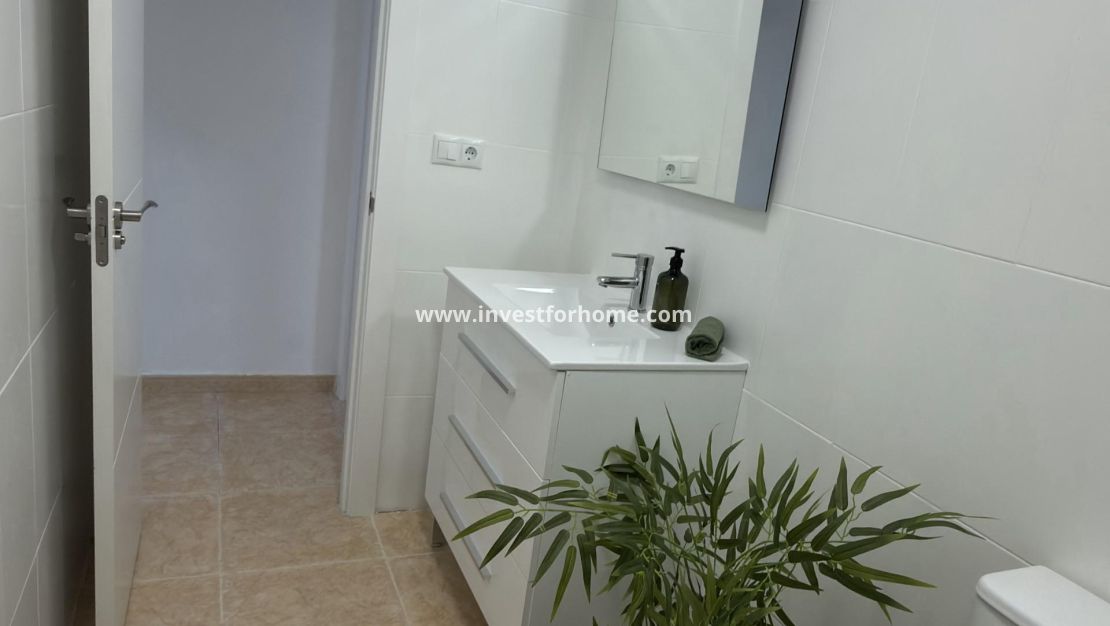 Sale - Apartment - Torrevieja - Centro