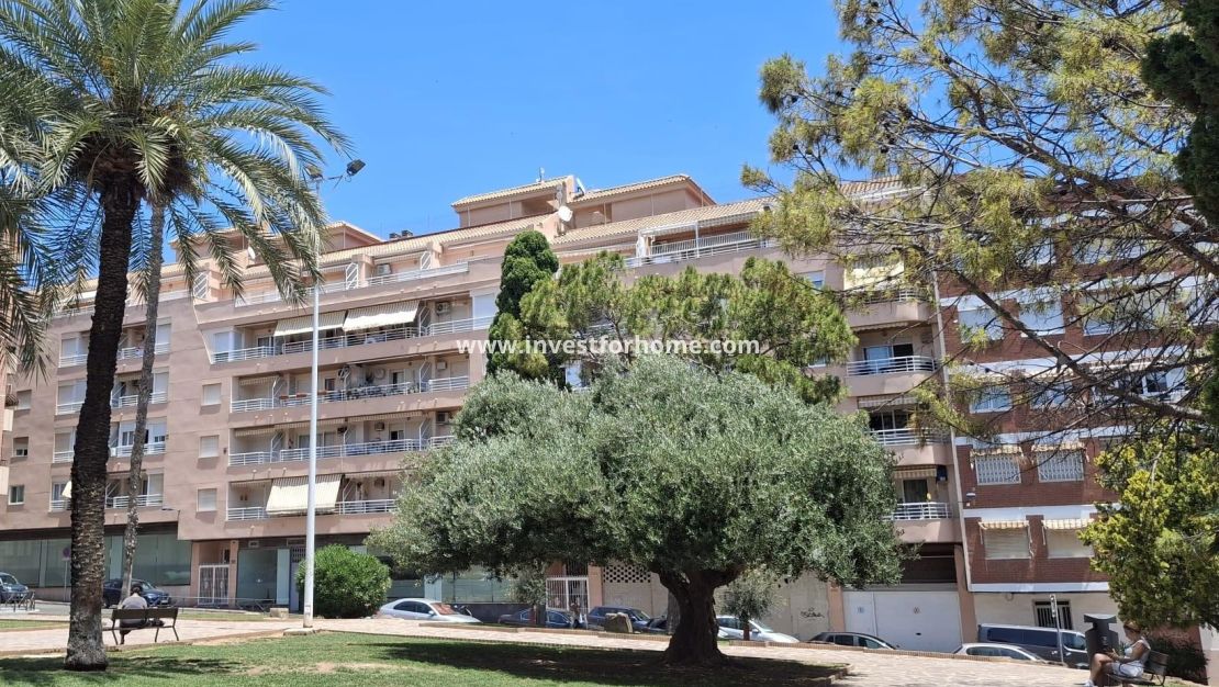 Sale - Apartment - Torrevieja - Centro