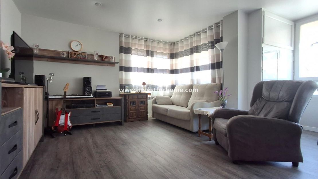 Sale - Apartment - Torrevieja - Centro