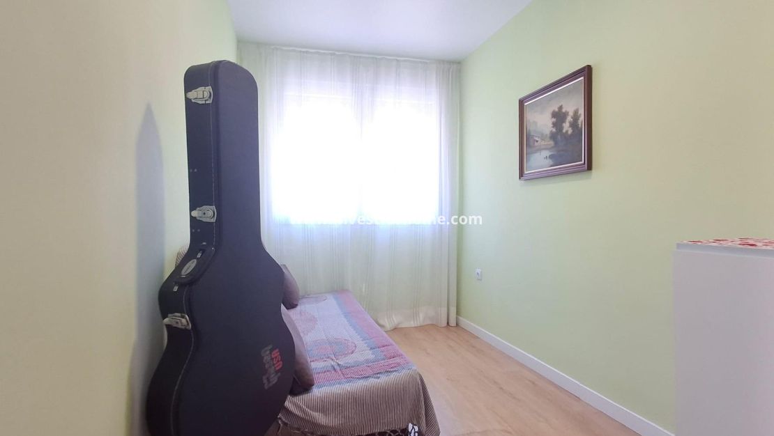 Sale - Apartment - Torrevieja - Centro