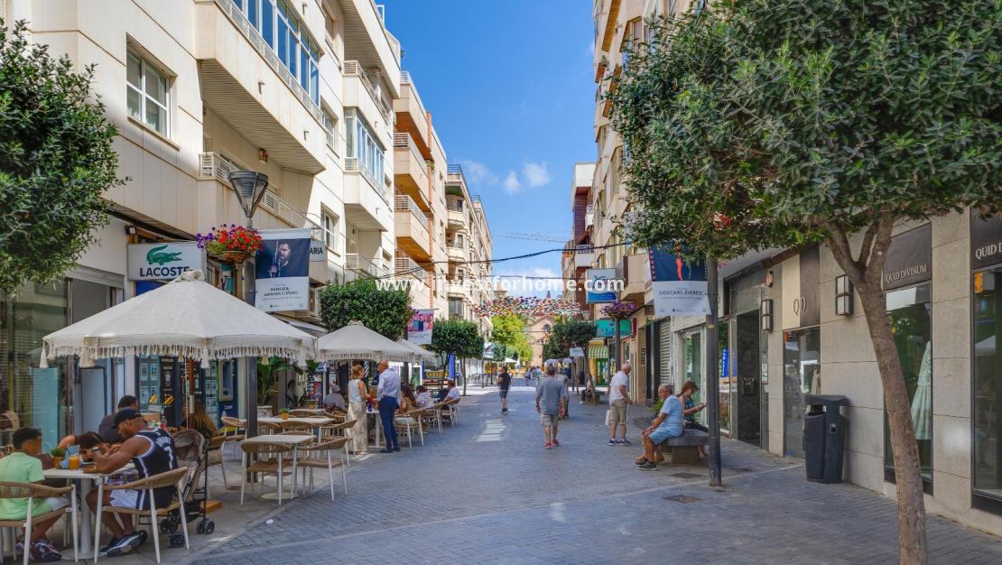 Sale - Apartment - Torrevieja - Centro