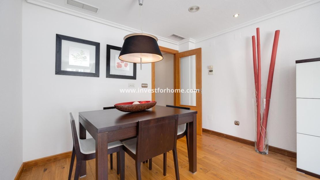 Sale - Apartment - Torrevieja - Centro