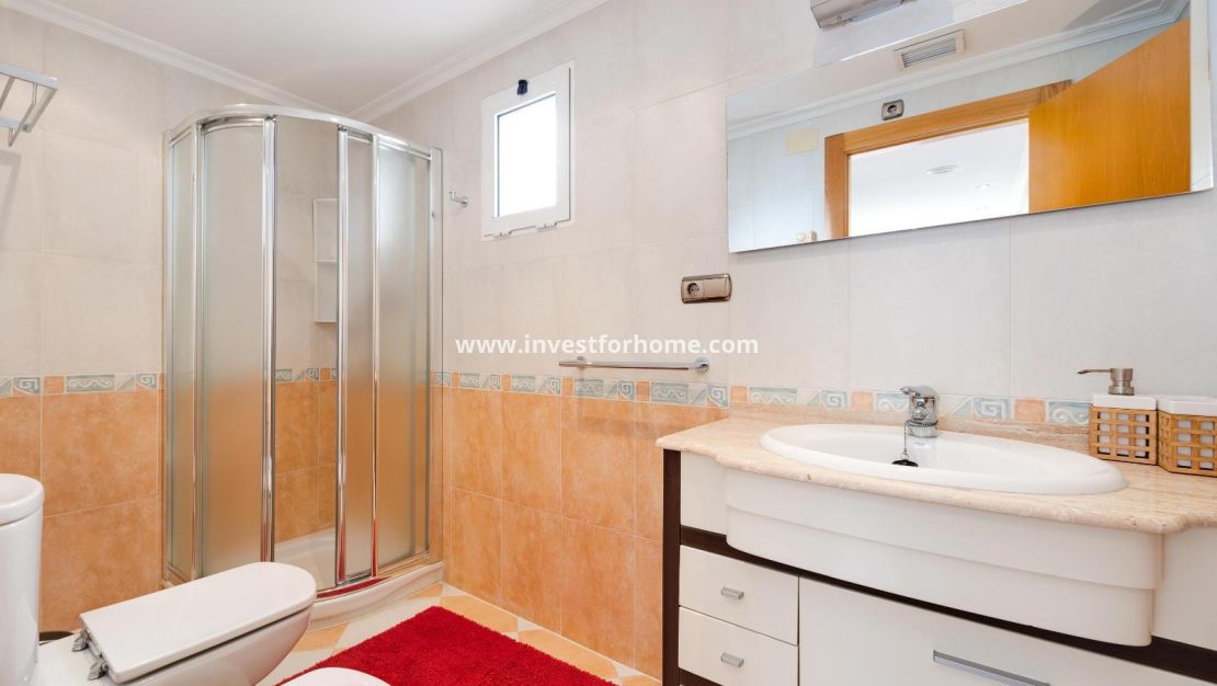 Sale - Apartment - Torrevieja - Centro