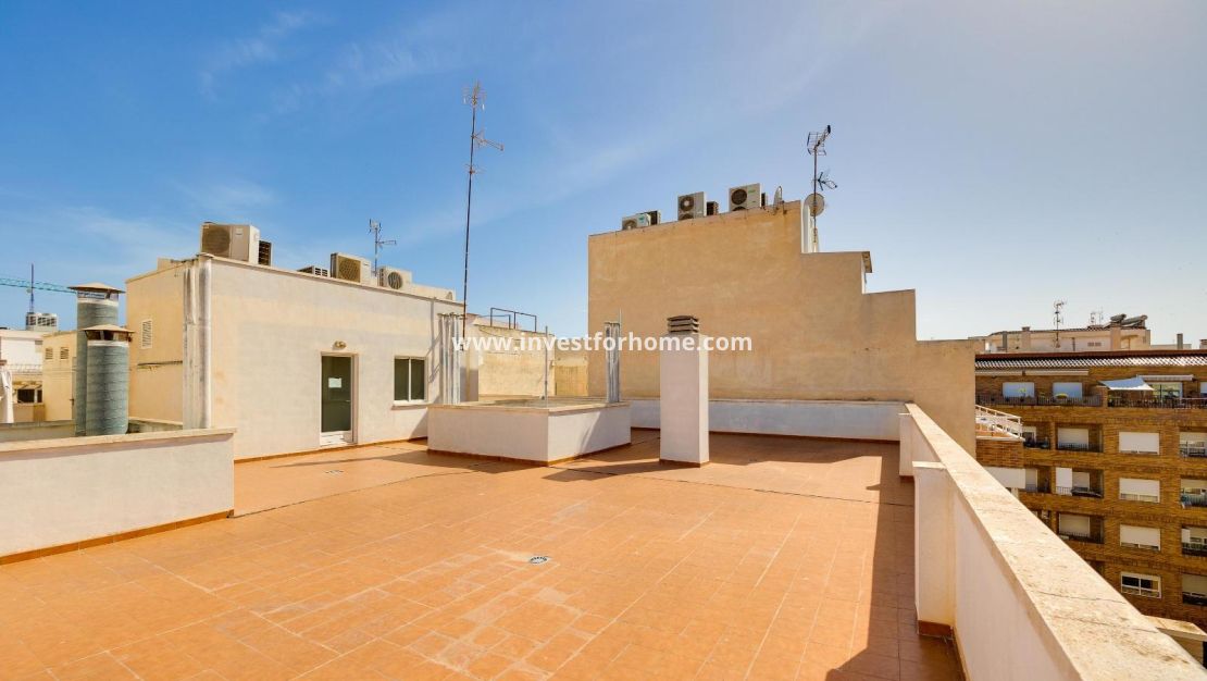 Sale - Apartment - Torrevieja - Centro