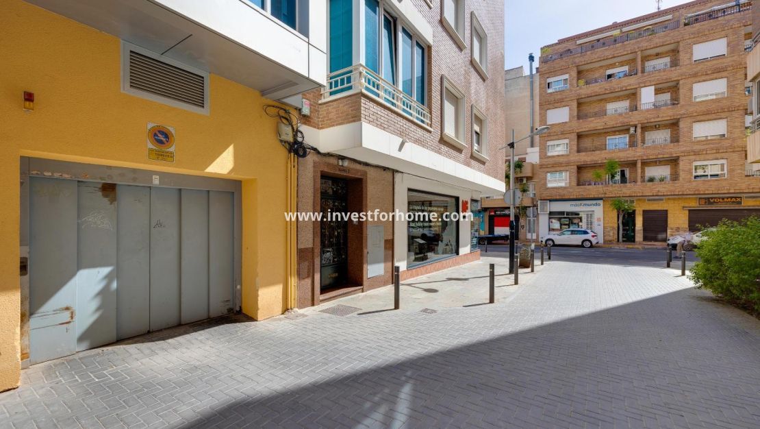 Sale - Apartment - Torrevieja - Centro