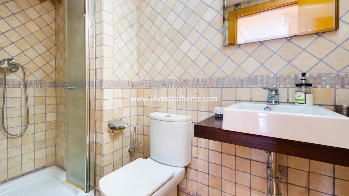 Sale - Apartment - Torrevieja - Centro