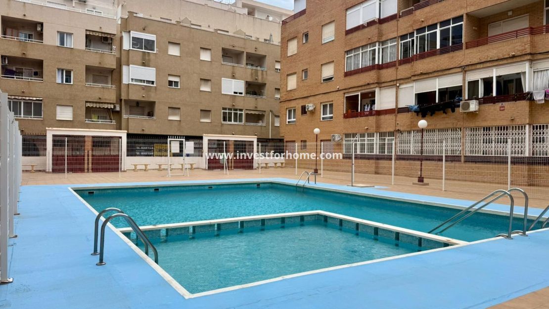 Sale - Apartment - Torrevieja - Centro