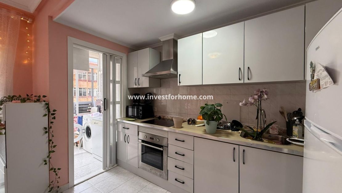 Sale - Apartment - Torrevieja - Centro
