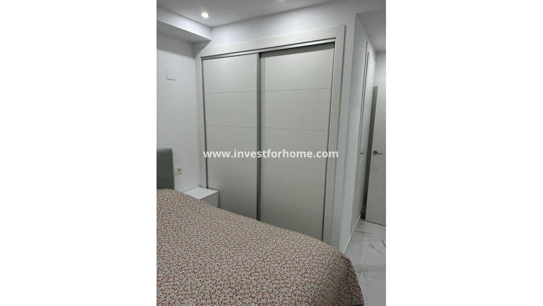 Sale - Apartment - Torrevieja - Centro