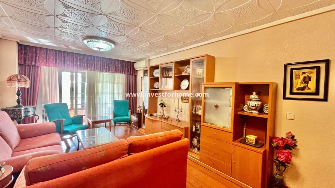 Sale - Apartment - Torrevieja - Centro