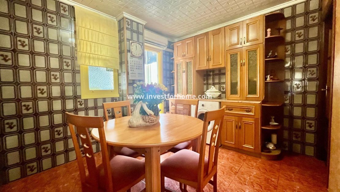 Sale - Apartment - Torrevieja - Centro