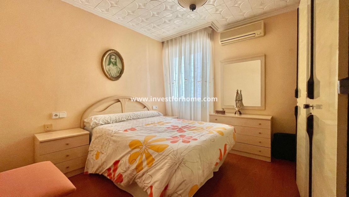Sale - Apartment - Torrevieja - Centro