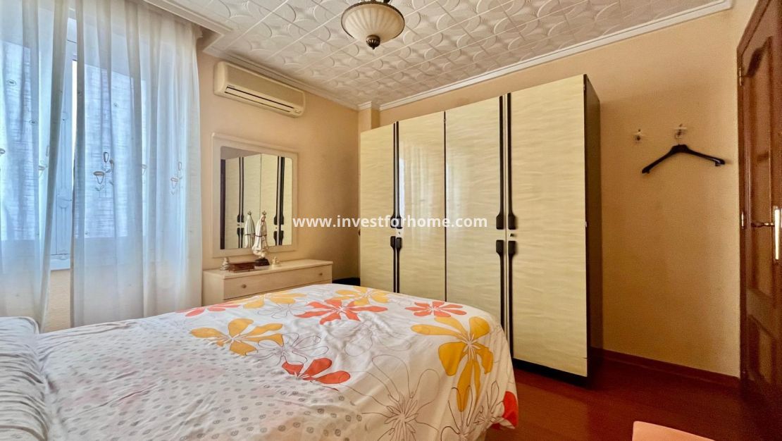 Sale - Apartment - Torrevieja - Centro