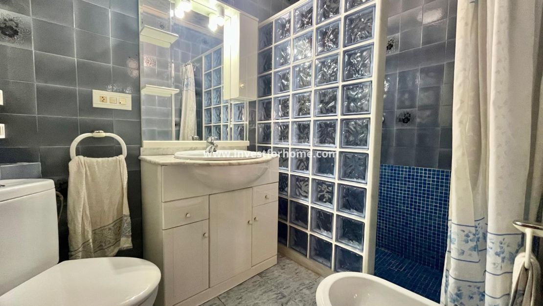 Sale - Apartment - Torrevieja - Centro