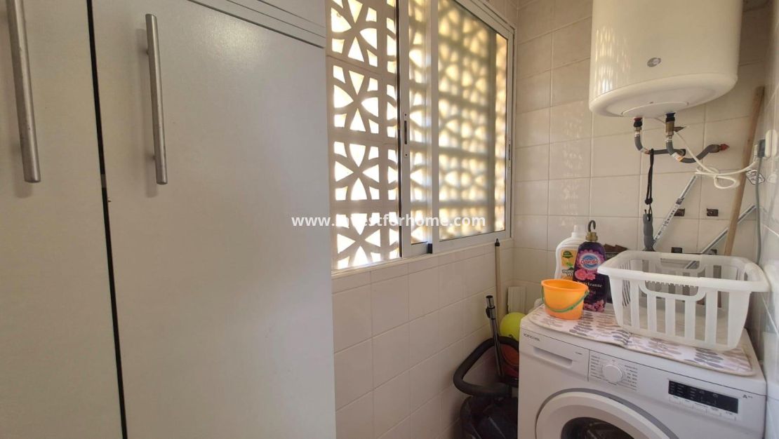 Sale - Apartment - Torrevieja - Centro