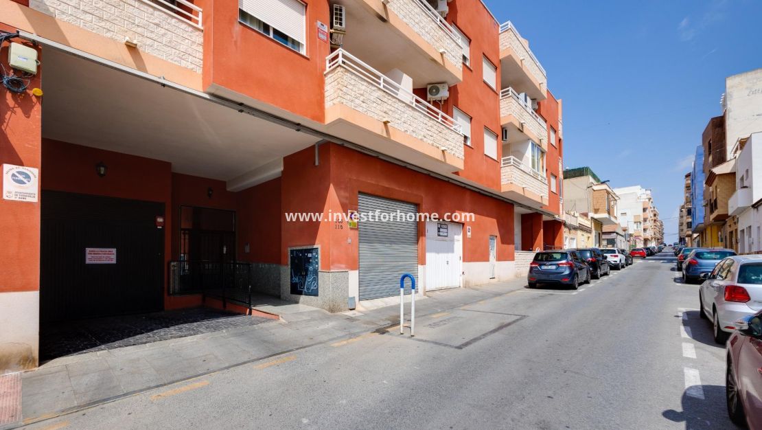 Sale - Apartment - Torrevieja - Centro