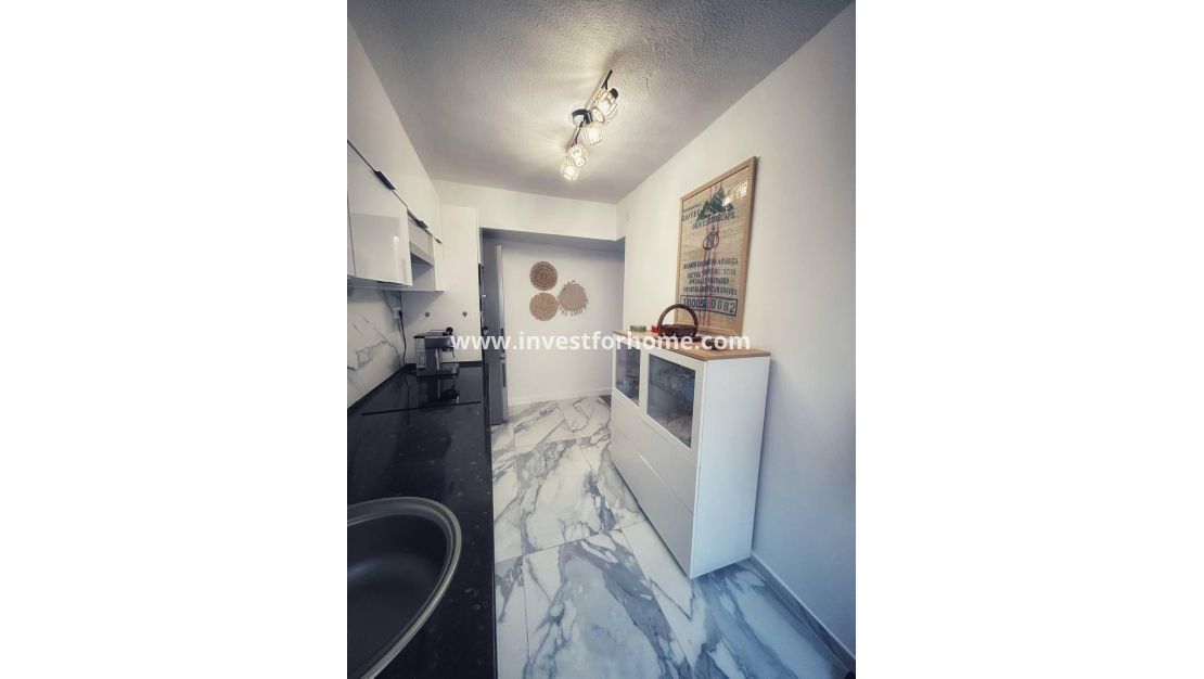 Sale - Apartment - Torrevieja - Centro