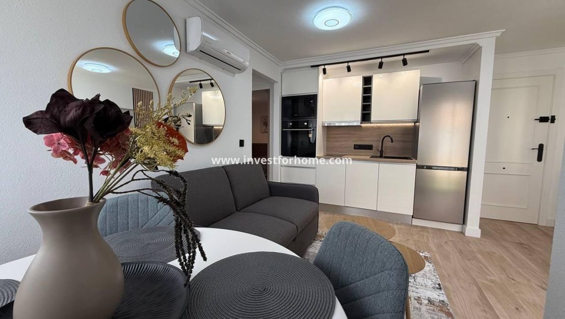 Sale - Apartment - Torrevieja - Centro