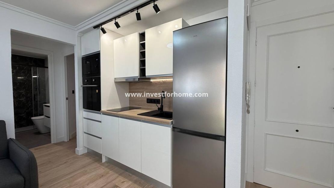 Sale - Apartment - Torrevieja - Centro