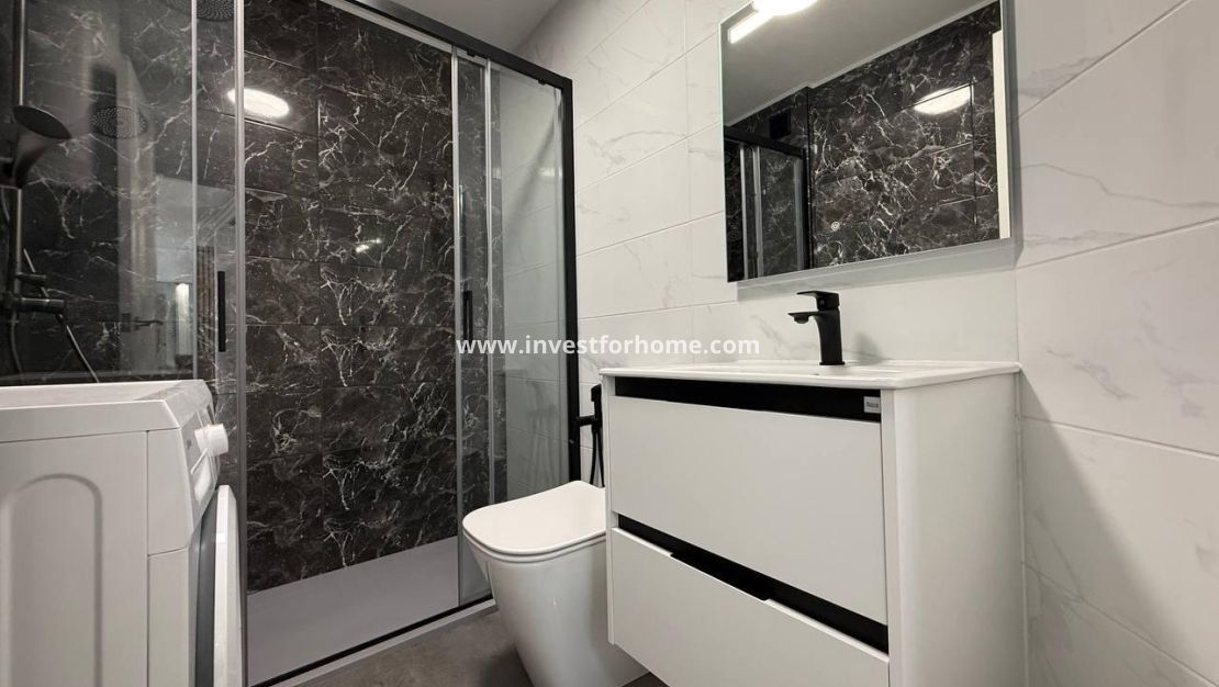 Sale - Apartment - Torrevieja - Centro