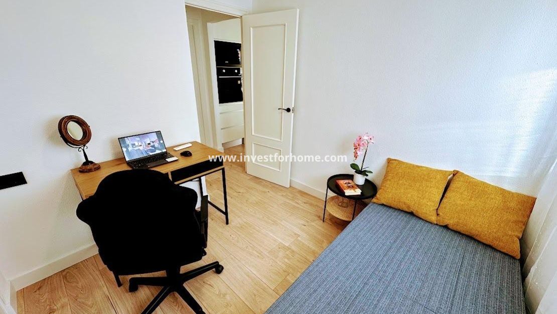 Sale - Apartment - Torrevieja - Centro