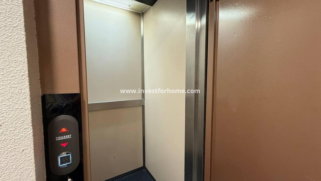 Sale - Apartment - Torrevieja - Centro