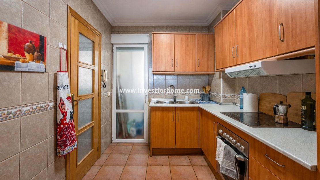 Sale - Apartment - Torrevieja - Centro