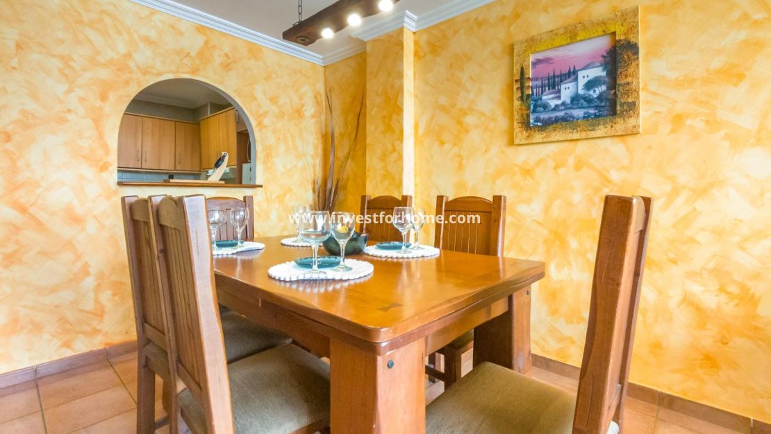 Sale - Apartment - Torrevieja - Centro