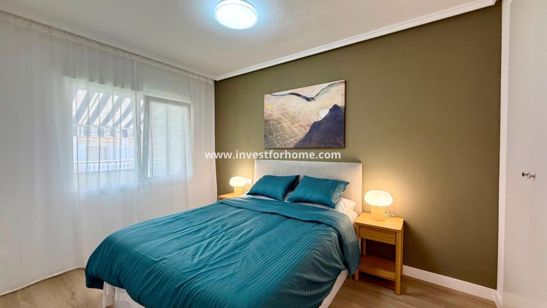 Sale - Apartment - Torrevieja - Centro
