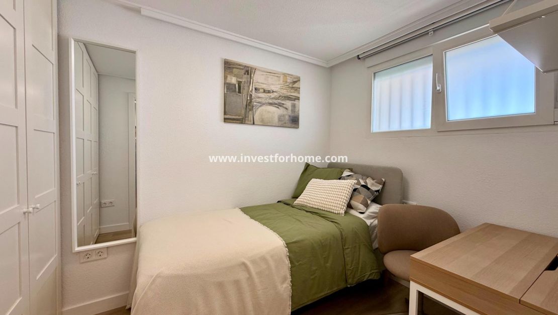 Sale - Apartment - Torrevieja - Centro