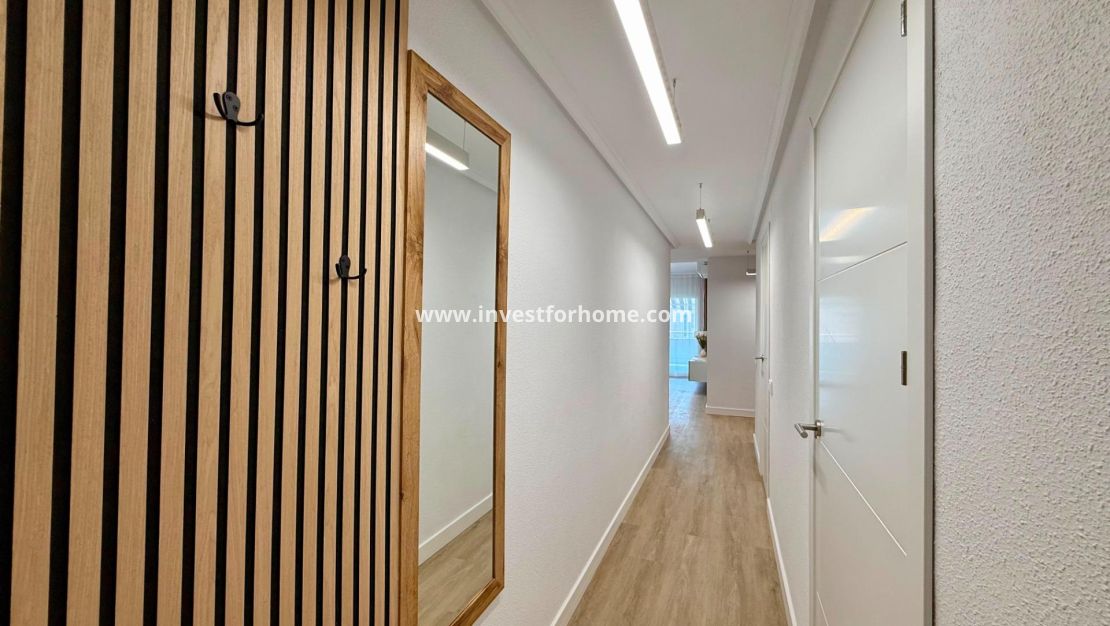 Sale - Apartment - Torrevieja - Centro