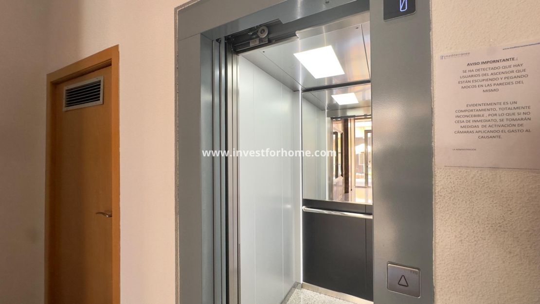 Sale - Apartment - Torrevieja - Centro