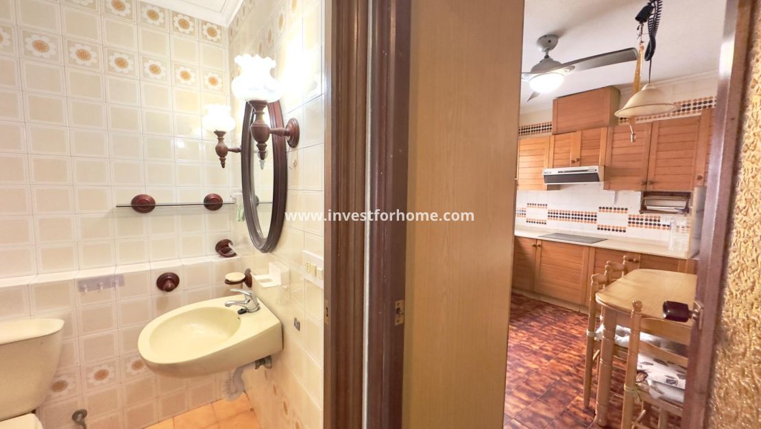 Sale - Apartment - Torrevieja - Centro