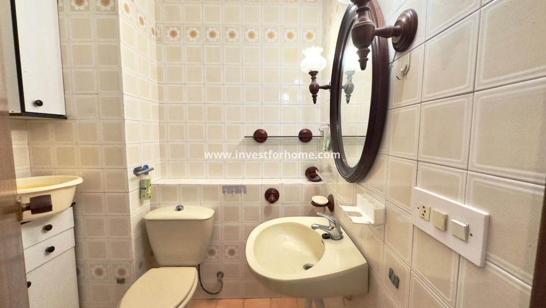 Sale - Apartment - Torrevieja - Centro