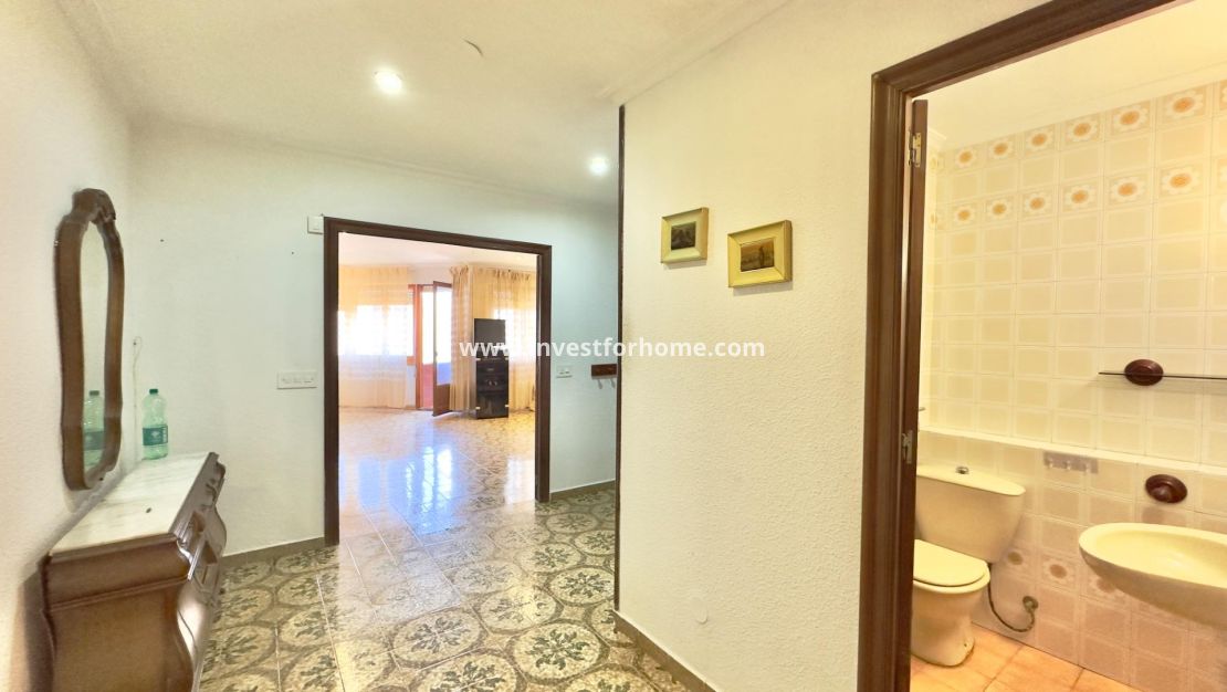 Sale - Apartment - Torrevieja - Centro