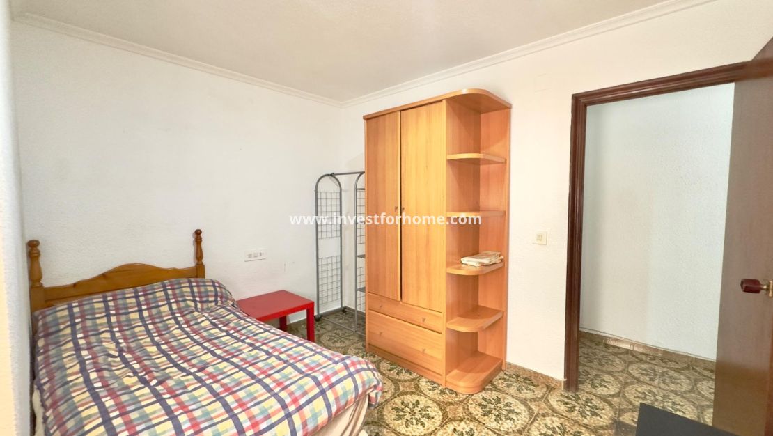 Sale - Apartment - Torrevieja - Centro