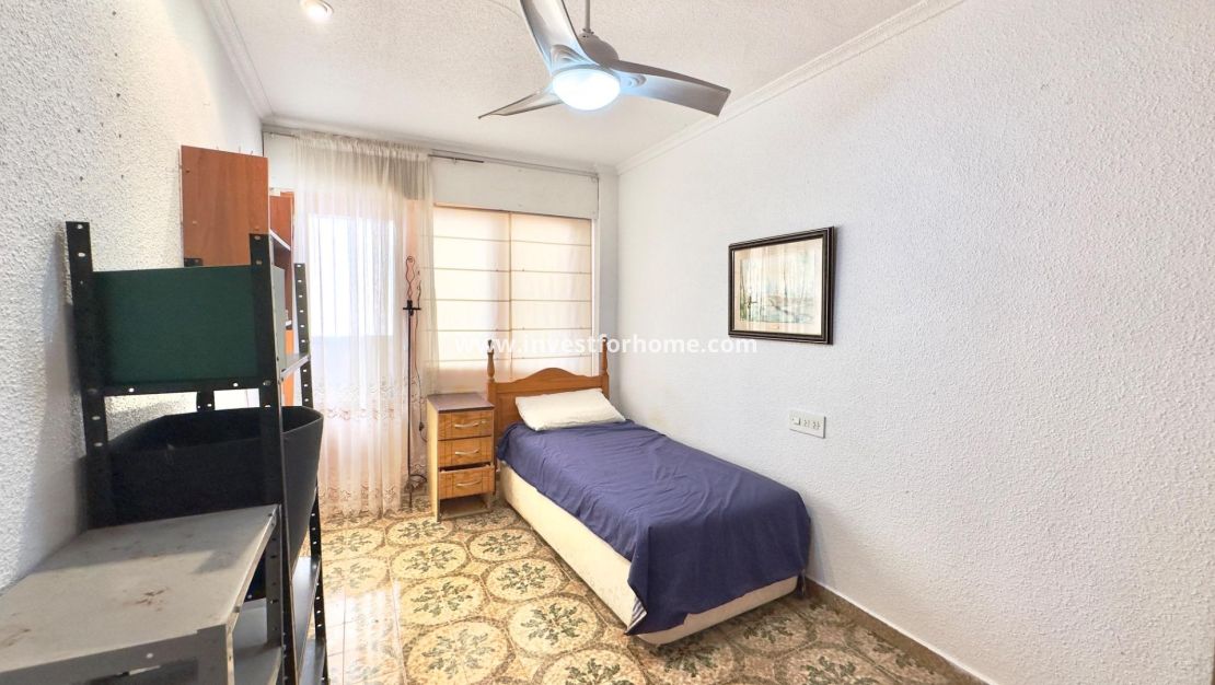 Sale - Apartment - Torrevieja - Centro