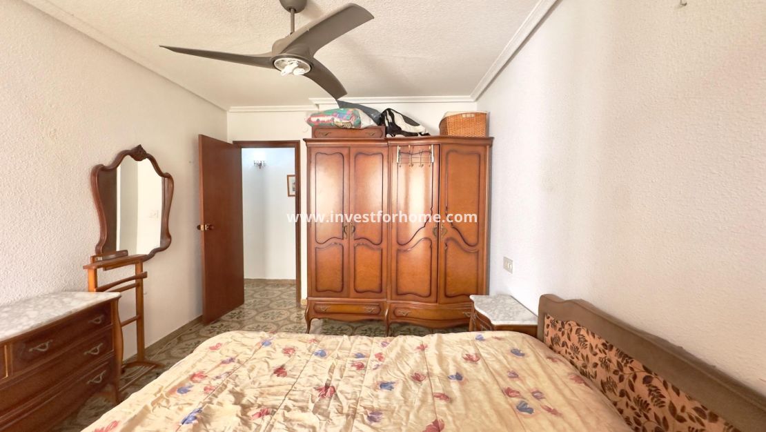 Sale - Apartment - Torrevieja - Centro