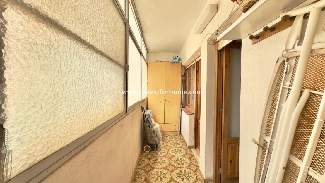 Sale - Apartment - Torrevieja - Centro