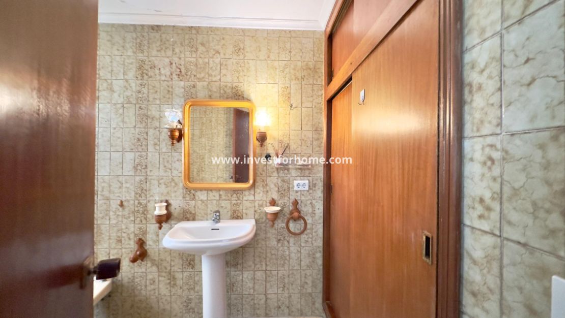 Sale - Apartment - Torrevieja - Centro