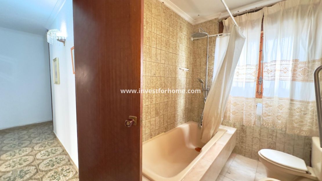 Sale - Apartment - Torrevieja - Centro
