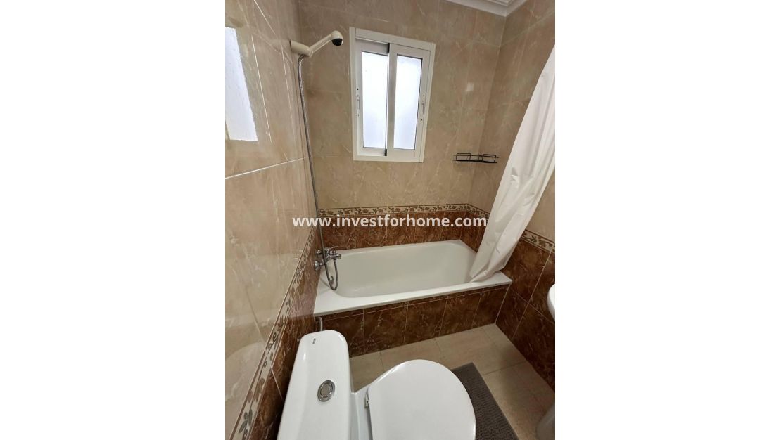 Sale - Apartment - Torrevieja - Centro