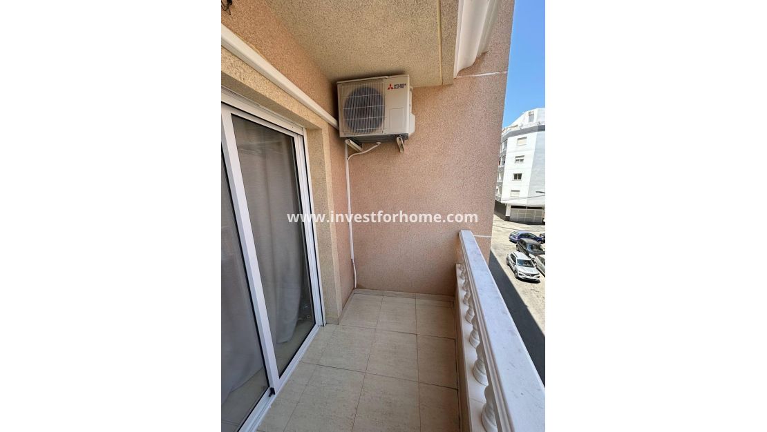 Sale - Apartment - Torrevieja - Centro